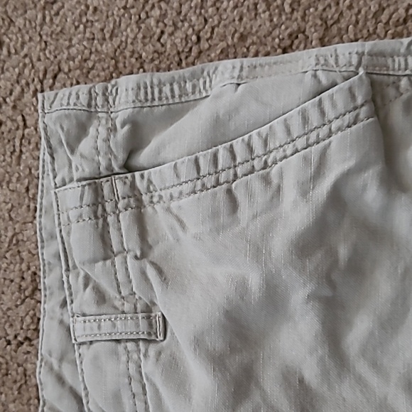 The North Face Women's Khaki Shorts, Size 8 - Picture 3 of 9